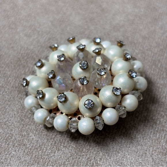 Large Vintage Faux Pearl & Crystal Brooch Pin, Mid-Century Rhinestone Brooch - Picture 2 of 4